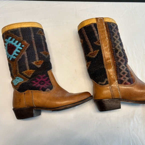 Turkish Rug Boots - Picture 3 of 6